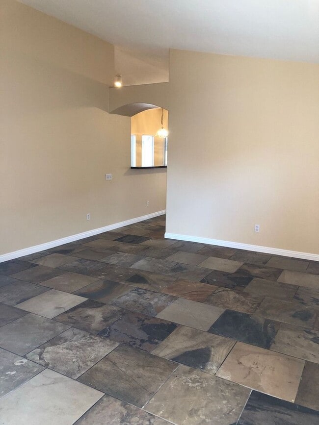 Building Photo - Single Story home in Northshore!