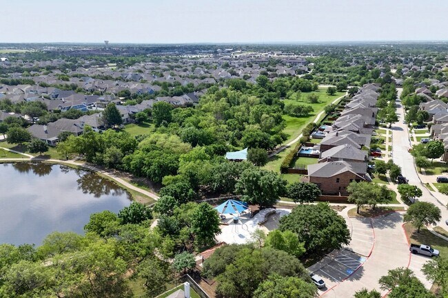 Building Photo - 4933 Bacon Dr
