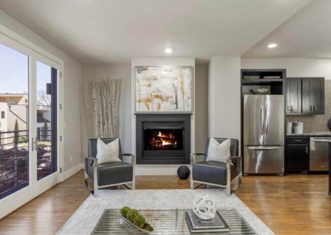 Building Photo - Experience fabulous Brookside living, just outside your front door!