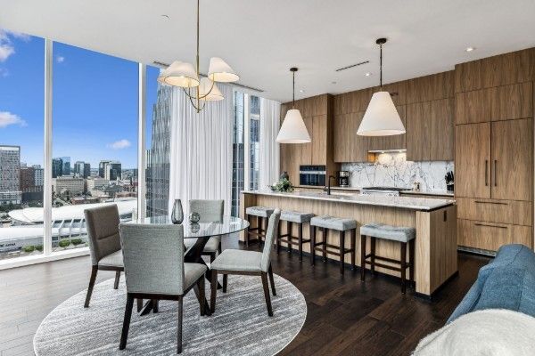 Building Photo - 160 2nd Ave S