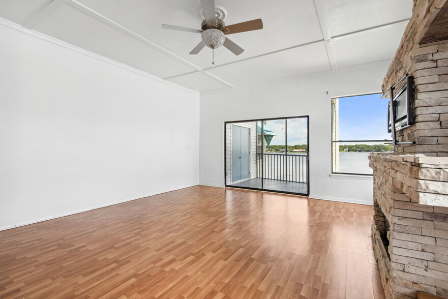 Building Photo - 3127 W Sligh Ave