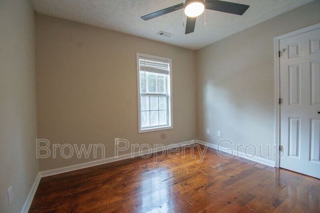 Building Photo - 3685 Pioneer Dr