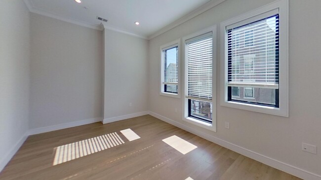 Building Photo - September Rent Waived! Pet Neg. Luxury Apt...