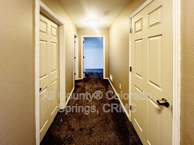 Building Photo - 14345 Woodrock Path