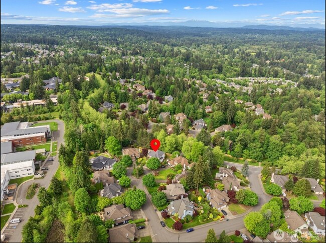 Building Photo - Beautifully Renovated 5-Bedroom Home in Abbey Road