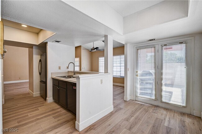 Building Photo - 618 Cervantes Dr