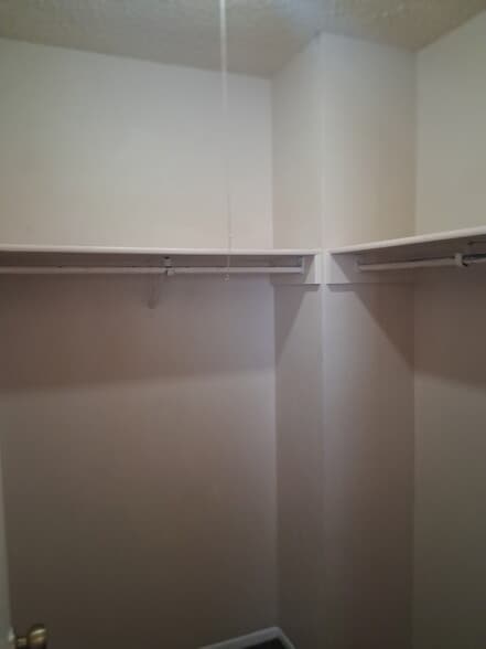 Building Photo - 874 Fillmore Dr