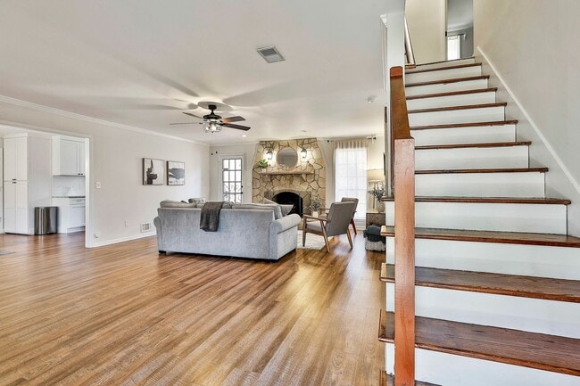 Building Photo - Fully Furnished 3BR Home in Fayetteville. Flexible Lease Options!