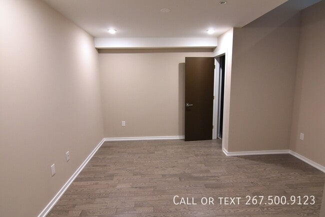 Building Photo - 958 Shackamaxon St