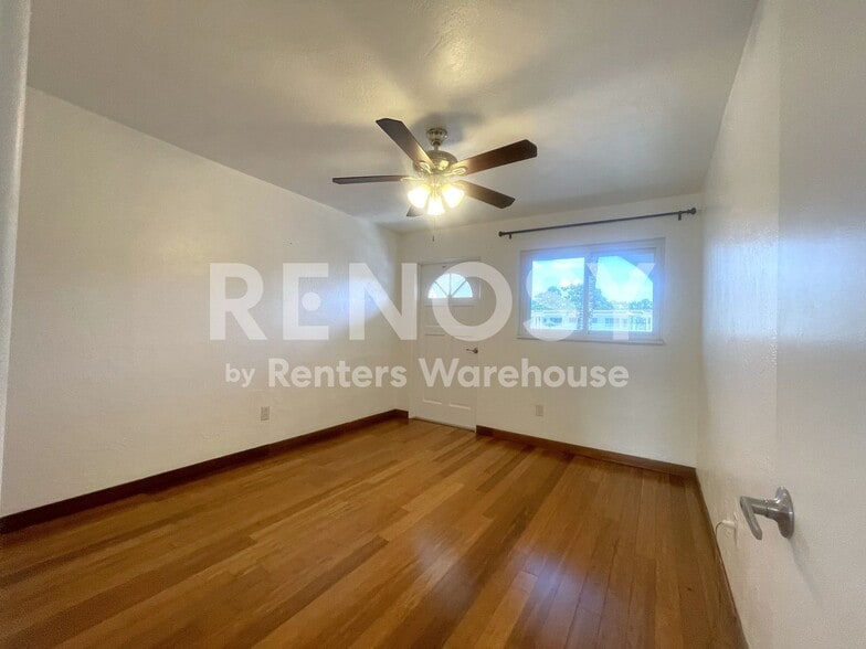 Building Photo - 2433 Brazilia Dr