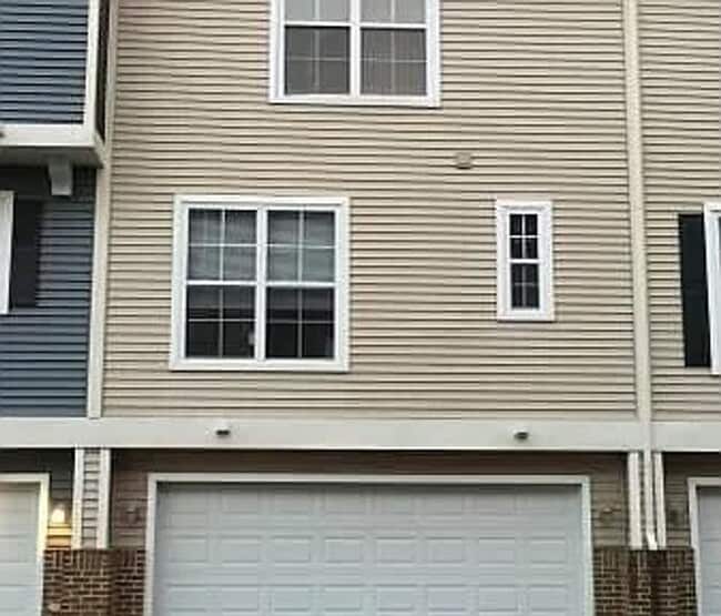 Building Photo - Gorgeous condo for rent