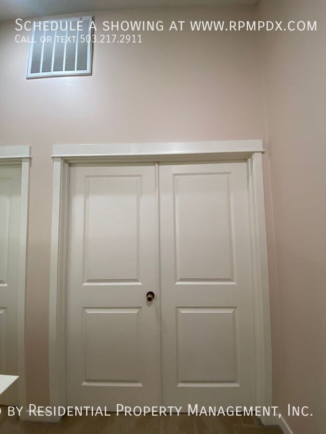 Building Photo - 2518 NW 1st Dr