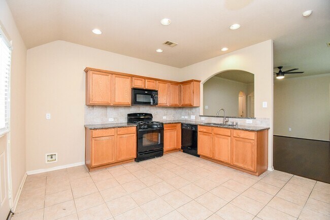 Building Photo - 20615 Maple Rain Ct