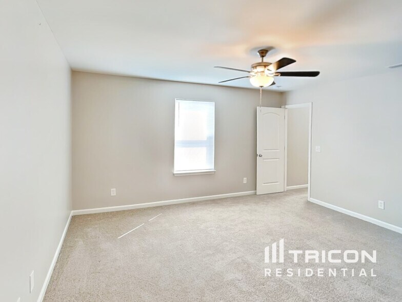 Building Photo - 120 Altondale Dr