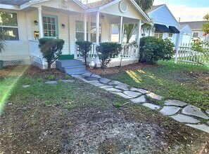 Building Photo - lovely 3/1 house with fence yard