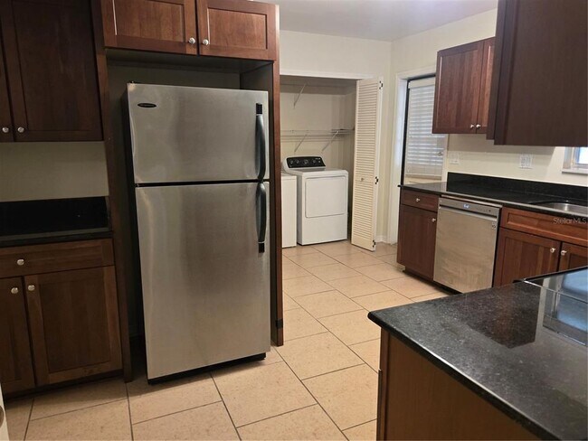 Building Photo - 10350 Carrollwood Ln