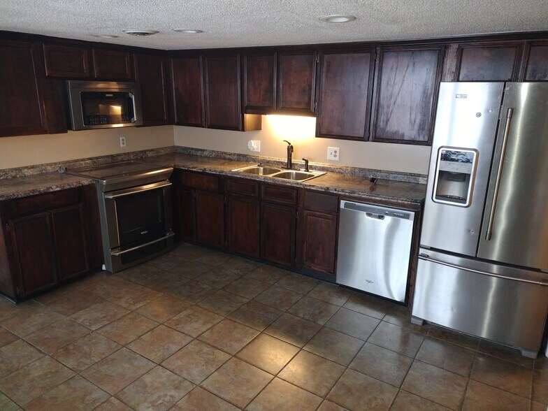 Kitchen - 107 Via Eldorado Dr