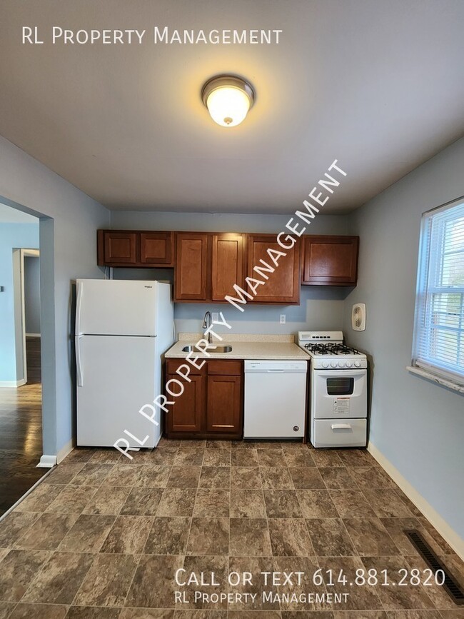 Building Photo - 2 bedroom 1 bathroom apartment in Clintonv...