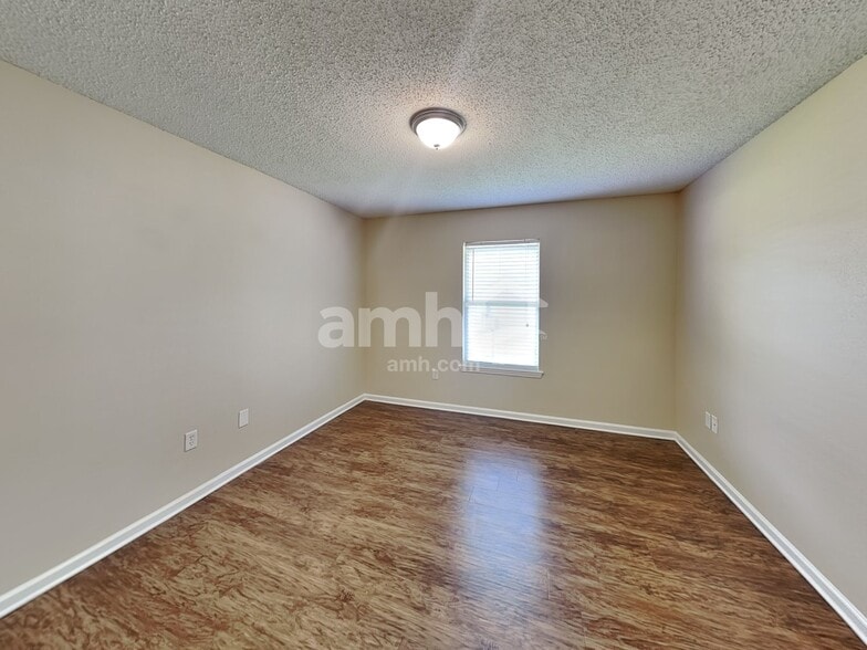 Building Photo - 9125 Fallsmill Dr