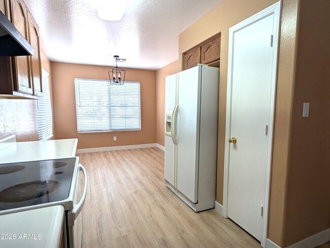 Building Photo - 13216 W Mauna Loa Ln