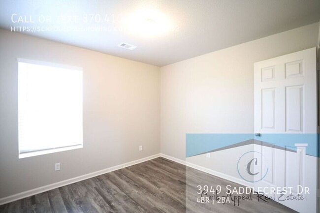 Building Photo - 3949 Saddlecrest Dr