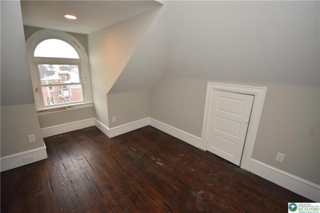 Building Photo - 312 March St