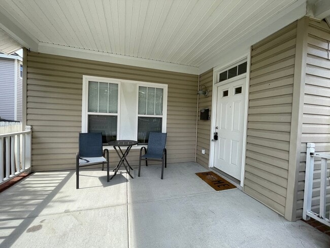Building Photo - Bright and Welcoming 2-Story Retreat, Steps From the Ocean!