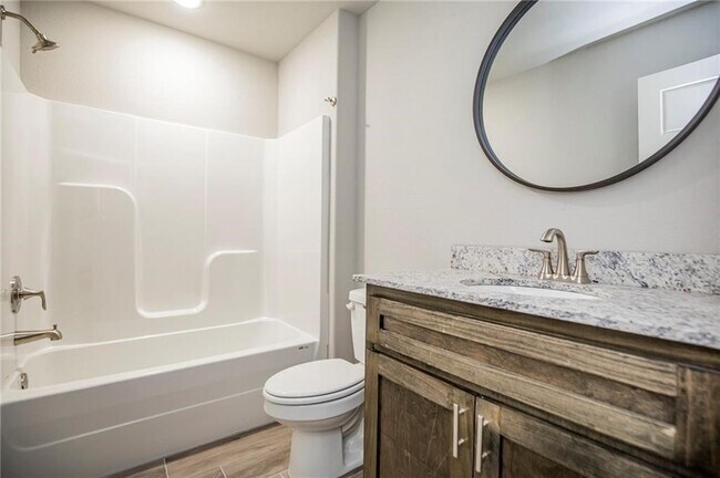 Building Photo - 1903 Azlin Pl