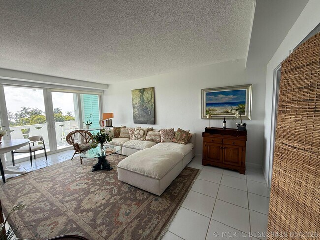 Building Photo - 2840 N Ocean Blvd