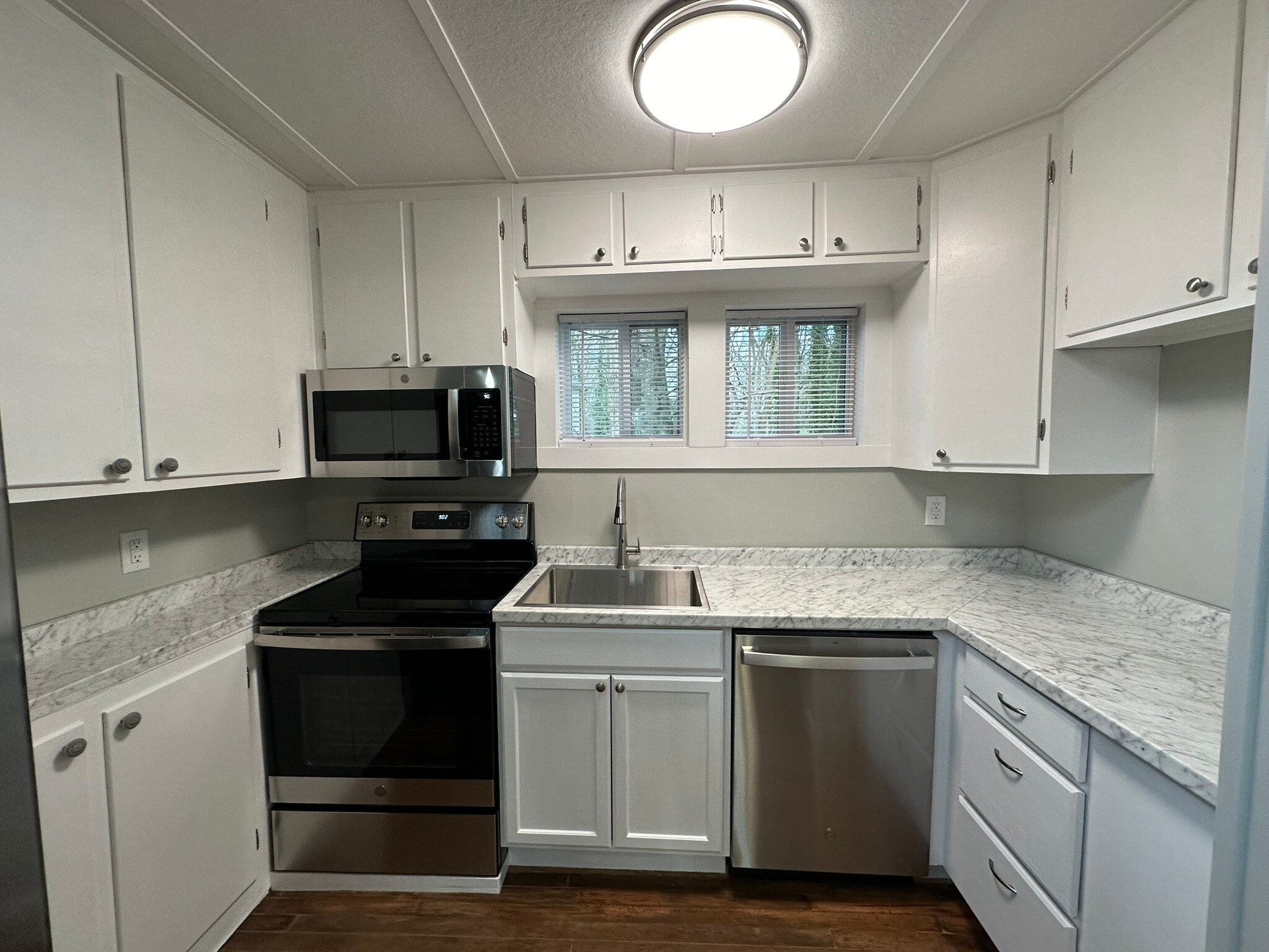 Kitchen - 6133 Brevard Rd