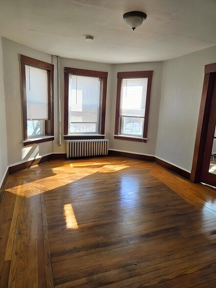 Building Photo - 263 Elm St