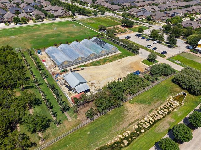 Building Photo - 537 Parkside Dr