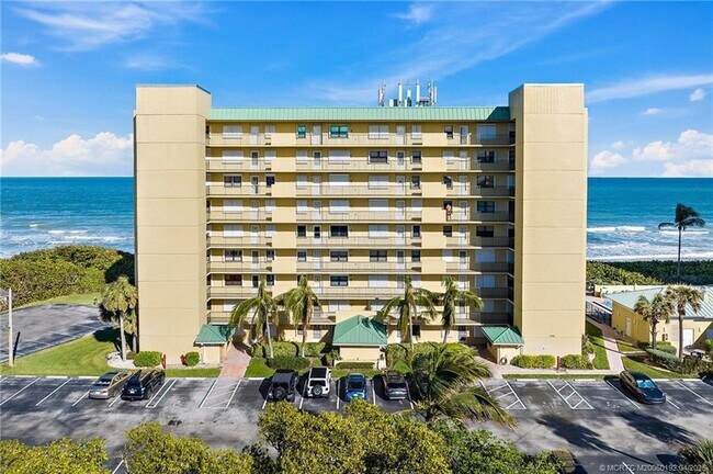 Building Photo - 7370 S Ocean Dr