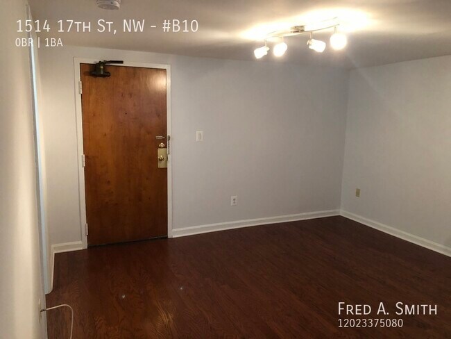 Building Photo - Copley Plaza Studio Available Now