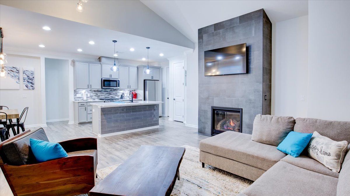 Building Photo - 125 Parrot Ave