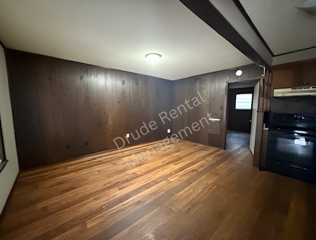 Building Photo - 42185 Deborah Dr