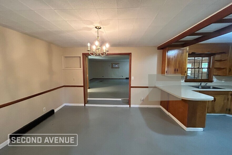 Building Photo - 296 Channing Dr