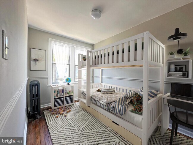 Building Photo - 1422 S Patton St