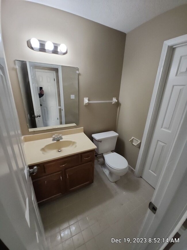 Building Photo - 5819 Grassy Valley Dr