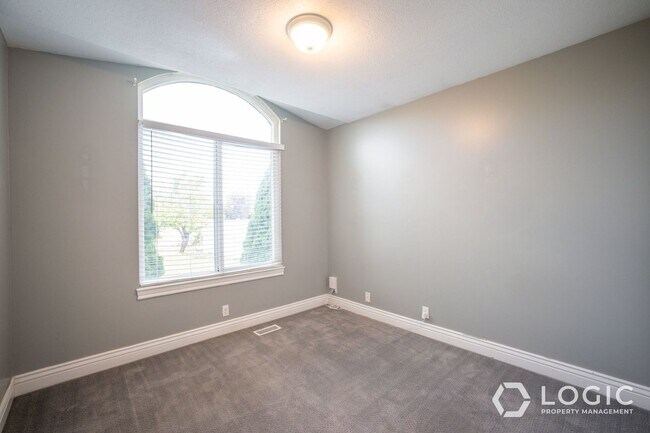 Building Photo - 9385 Tortellini Dr