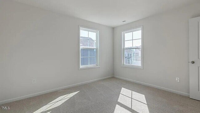 Building Photo - 614 Andrade Dr