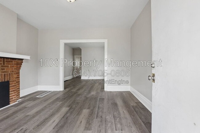 Building Photo - 132 S Richardson Ave