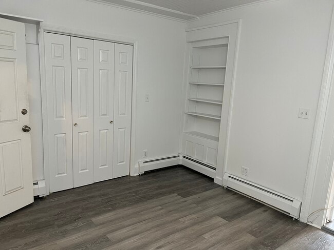 Building Photo - 53 ten broeck st