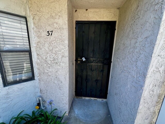 Building Photo - 1720 Melrose Ave