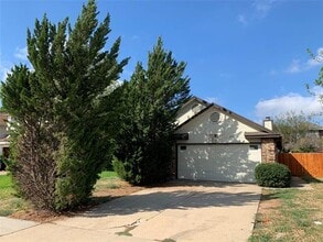 Building Photo - 942 Boxwood Dr