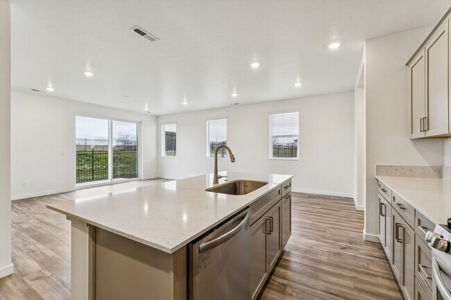 Building Photo - 8276 W Grey Alder Dr