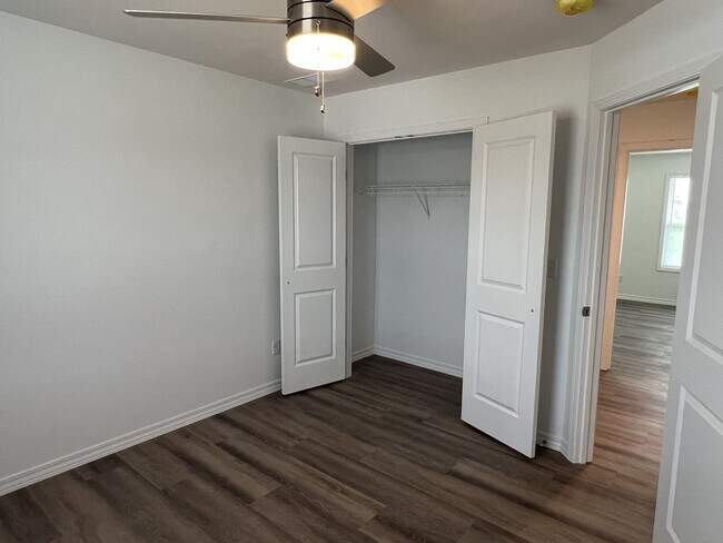 Building Photo - New Home In Nixa-Wont Last!