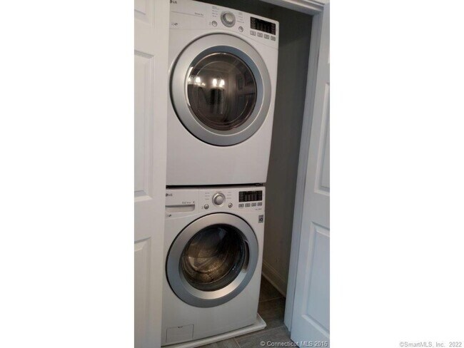 Building Photo - 1 Hamilton St