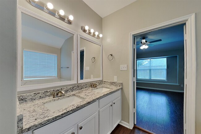 Building Photo - 22502 Holbrook Springs Ct