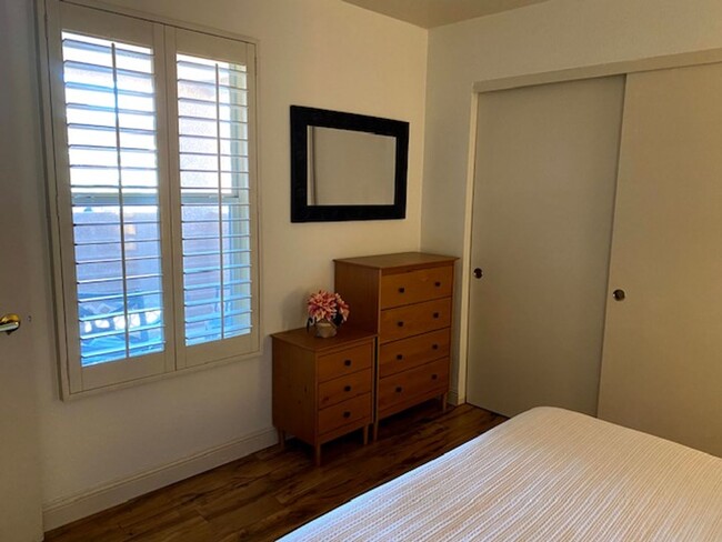 Building Photo - SUMMERLIN CONDO-FULLY FURNISHED, ALL UTILI...